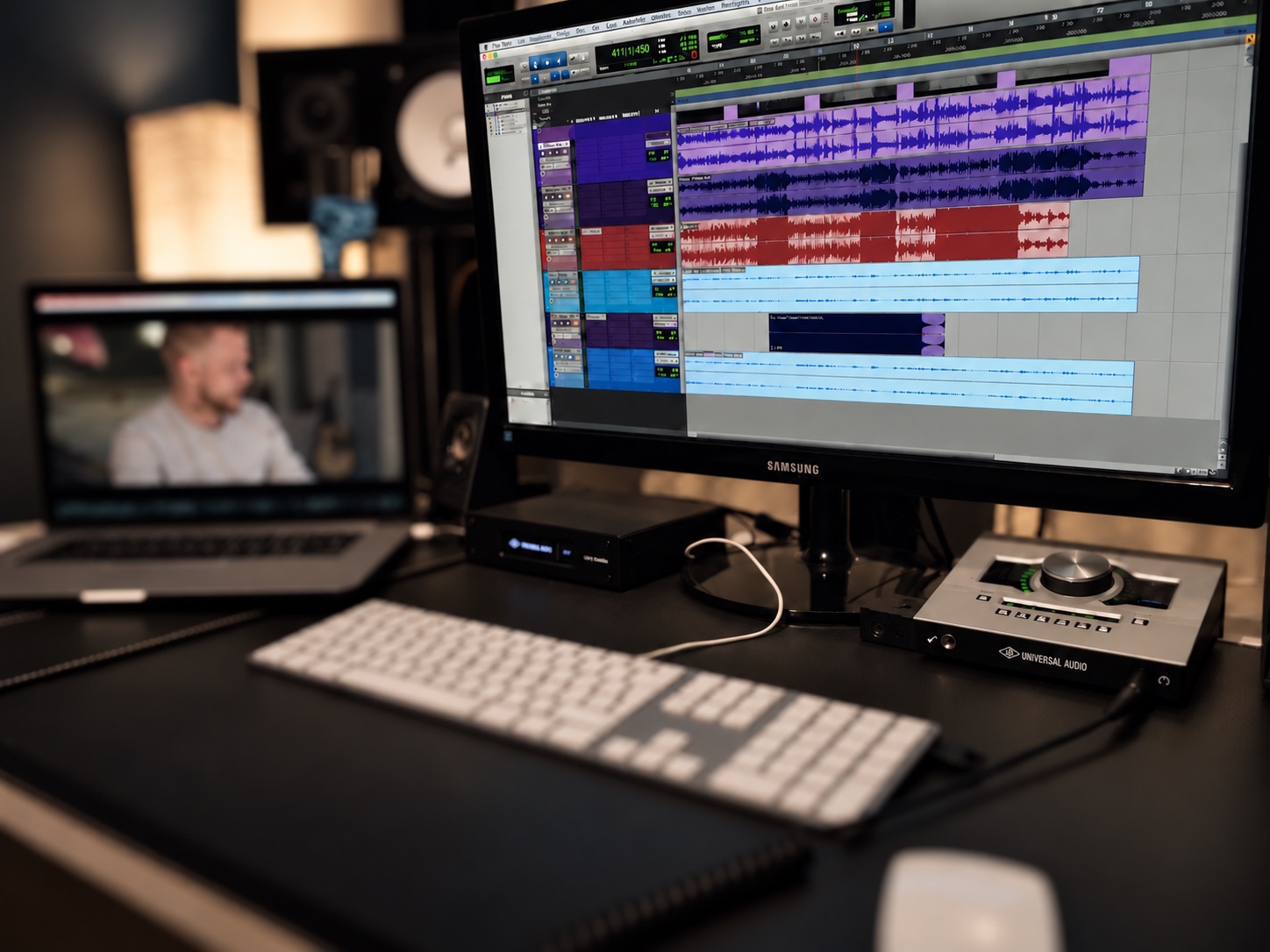 DAW-Session auf dem Studiomonitor